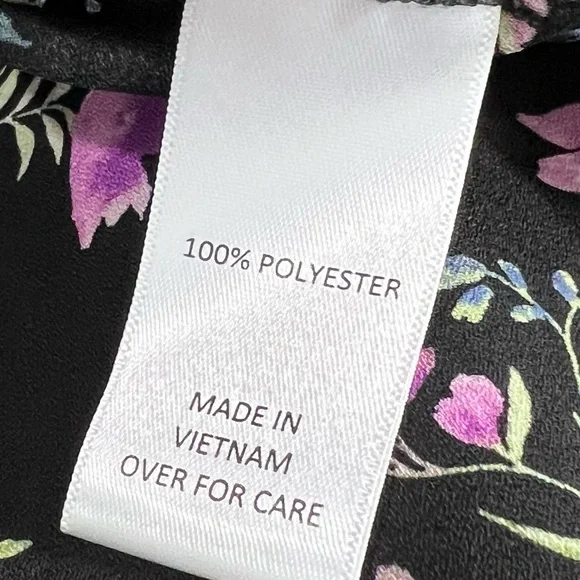 Fortune & Ivy V-Neck Short Sleeve Top - Picture 4 of 5